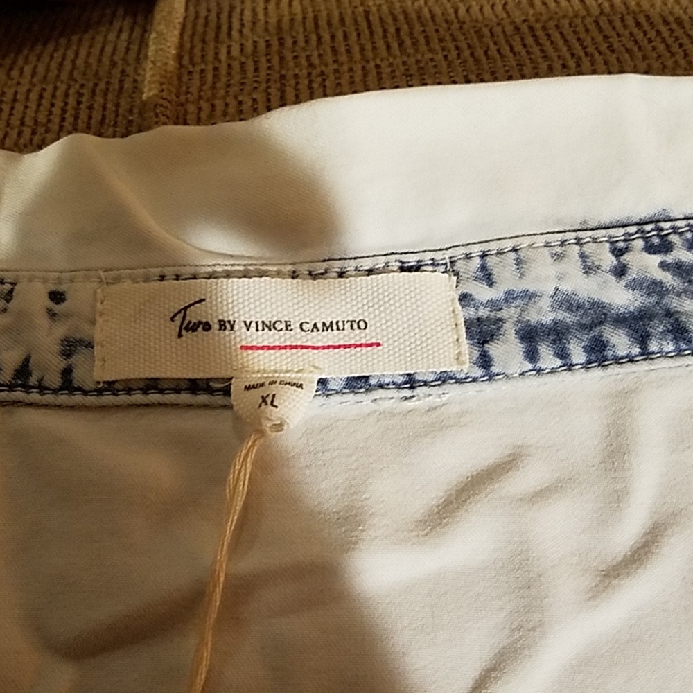 Nwt Two By Vince Camuto Snap Button Down Blouse - image 6